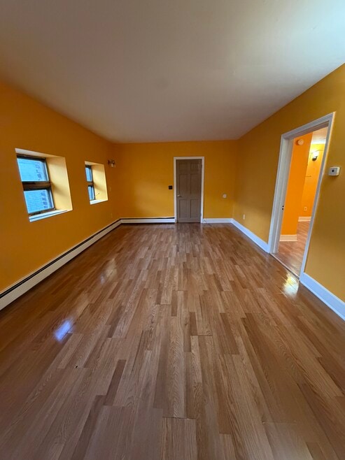 498 Washington Ave unit 498 Washington ave, Waterbury, CT 06708 - photo 1