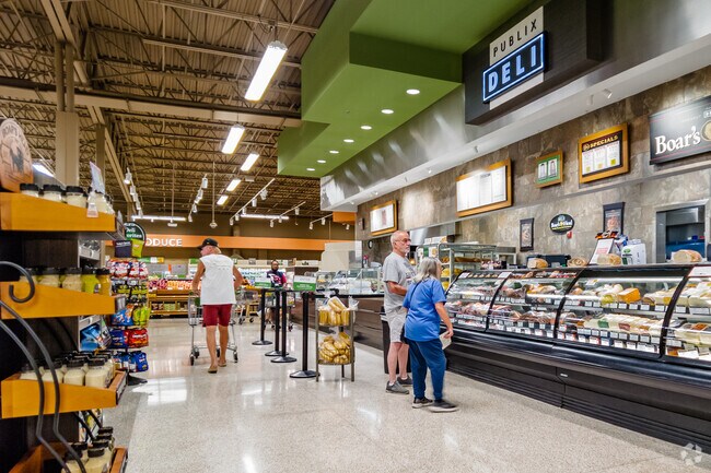 Publix in Hudson is a clean, well-stocked grocery option for everyday essentials.