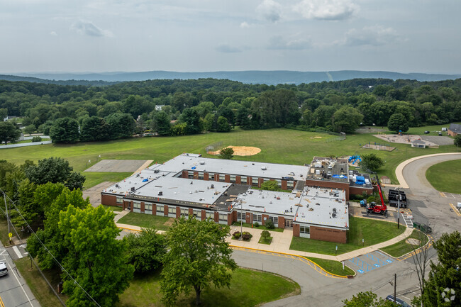 Flocktown-Kossmann Elementary School is a well rated public school in Flocktown, NJ.