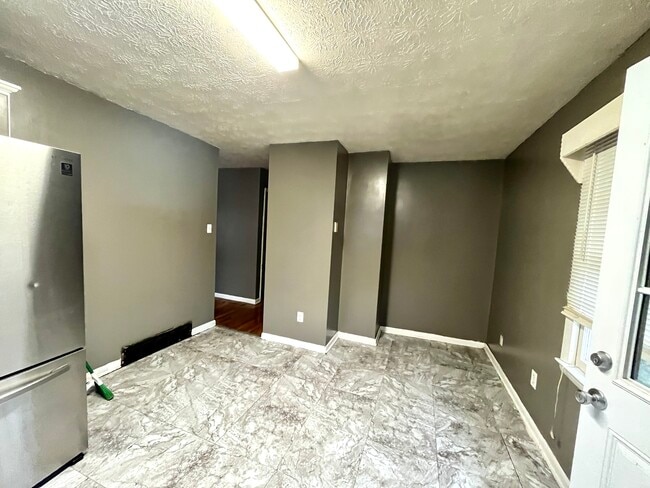 345 Peachtree Rd, Lexington, KY 40509 - photo 2