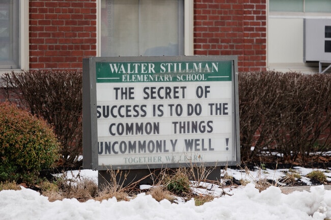 Walter Stillman Elementary School in Tenafly, NJ has 325 students.