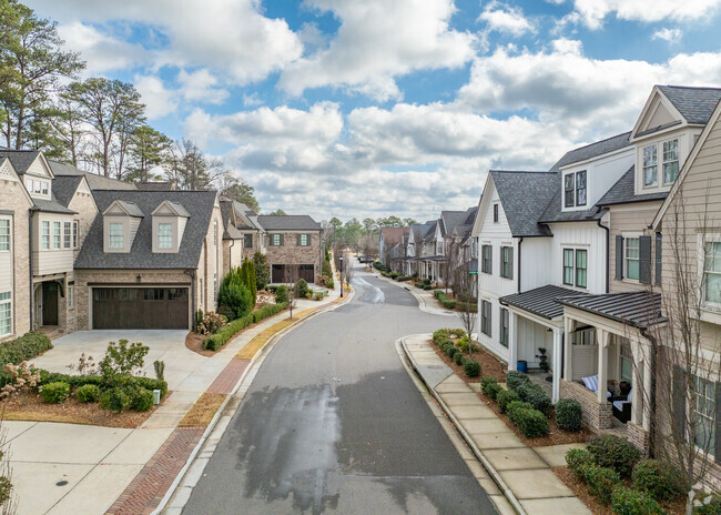 Dunwoody residents get to enjoy the best of both worlds with a lively suburban lifestyle.