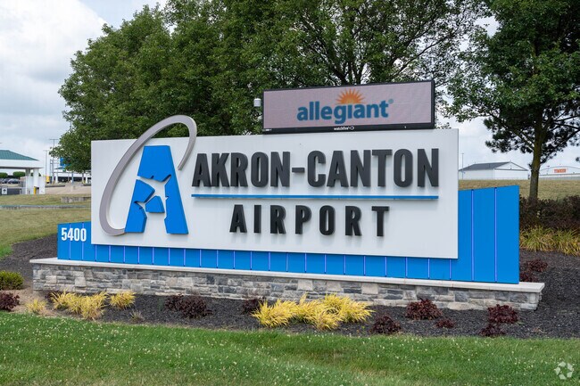 Washington Square residents are a seven-mile commute to the Akron-Canton Airport.
