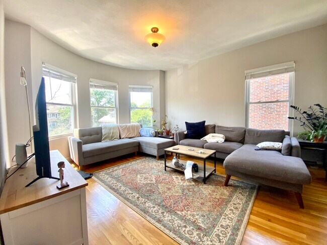 1433 Cambridge St unit 1, Cambridge, MA 02139 - photo 2