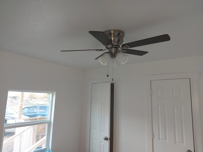 18612 Baughman Dr, Pearland, TX 77584 - photo 6