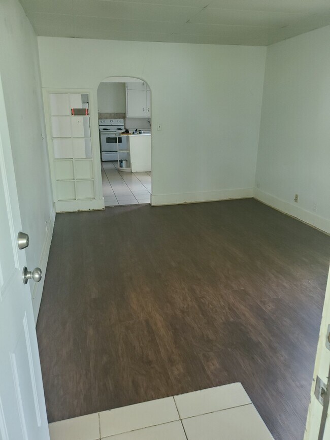 605 S Purdy Ave, Lyons, KS 67554 - photo 6