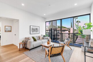 829 Larrabee St, West Hollywood, CA 90069
