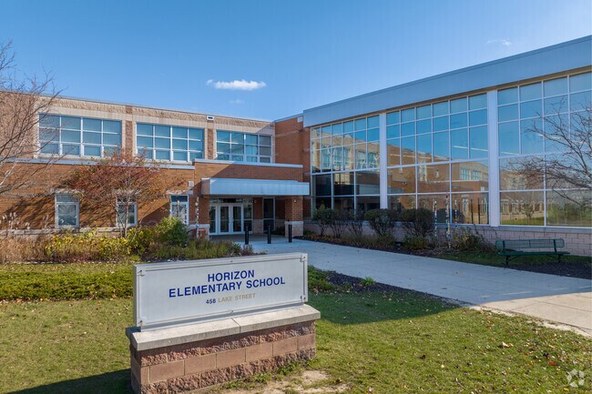 The entry to Horizon Elementary School.
