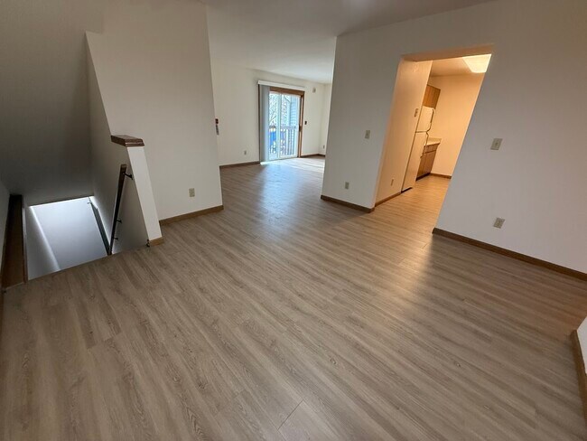 1908 Fox Run unit 1908, Mount Horeb, WI 53572 - photo 5