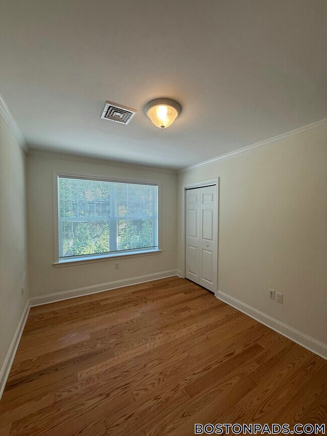 104 Ellery Ct unit 104, Chestnut Hill, MA 02467 - photo 4