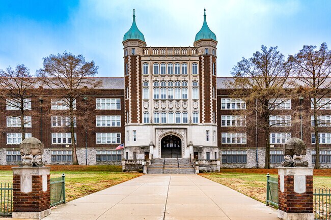 Roosevelt High School emphasizes college and career readiness.