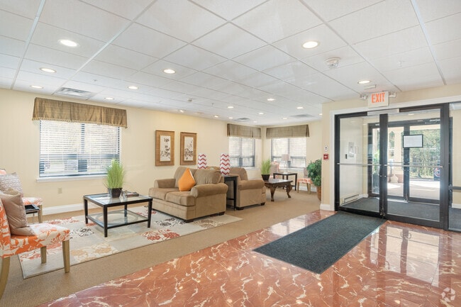 Towers at Greenville, Wilmington, DE 19807 - photo 2