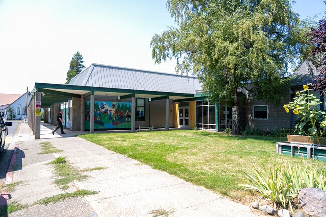 The side entrance of Parkdale Elementary.
