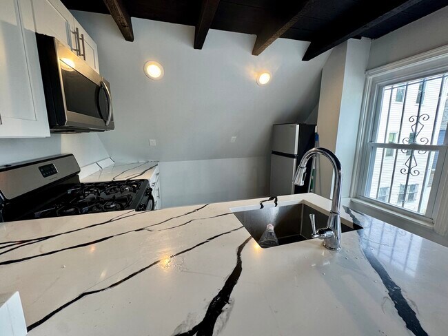 61 Tell St unit 3, Providence, RI 02909 - photo 6