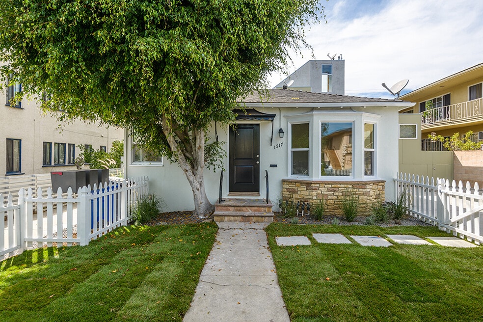 1517 S Orange Grove Ave, Los Angeles, CA 90019 - photo 1