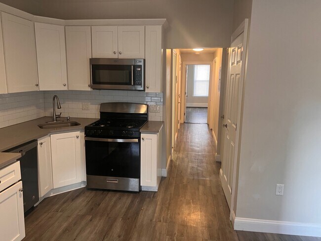 195 Maverick St unit 1, Boston, MA 02128 - photo 6