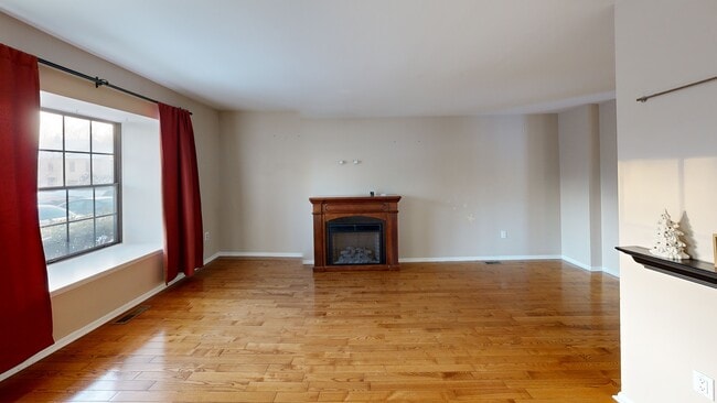 1905 Yorktown N, Eagleville, PA 19403 - photo 2