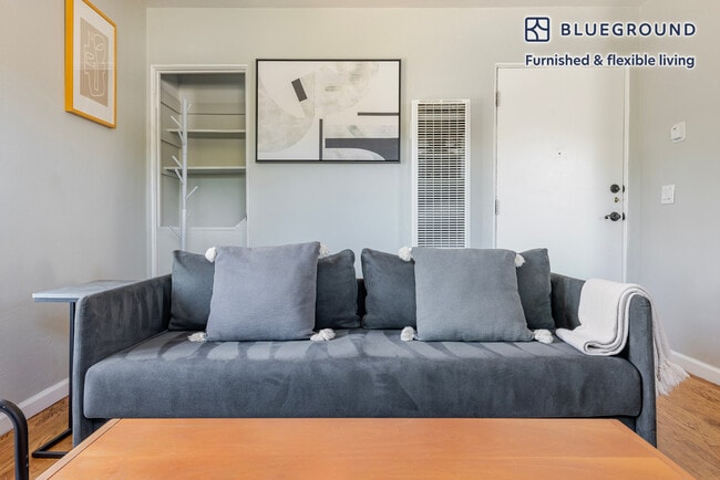 325 Hawthorne Ave unit FL2-ID2012, Palo Alto, CA 94301 - photo 2