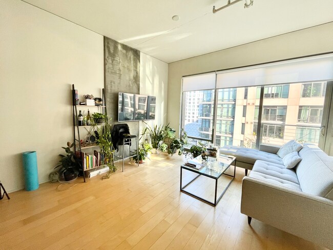 LUMA South unit 913, Los Angeles, CA 90015 - photo 5