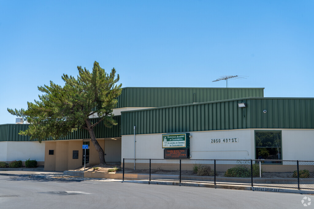 Language Academy Of Sacramento is in the Fairgrounds neighborhood.