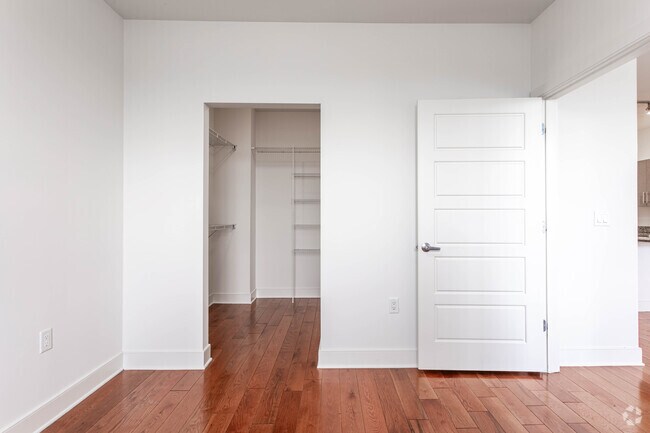 2BR, 1BA - 724SF - Bedroom