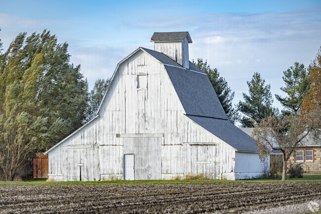 Old farms are scattered throughout Eagle Creek.