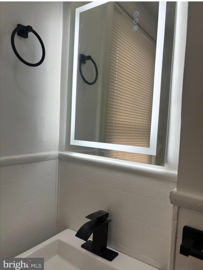 321 Loney St unit 320 unit C, Philadelphia, PA 19111 - photo 7