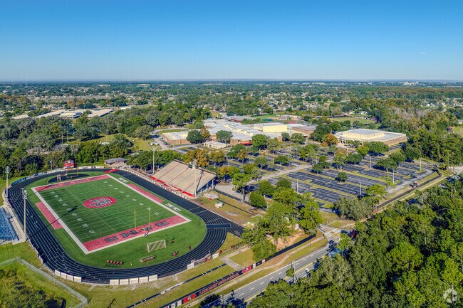 Lake Mary High School near Alaqua features programs in manufacturing and forensic science.