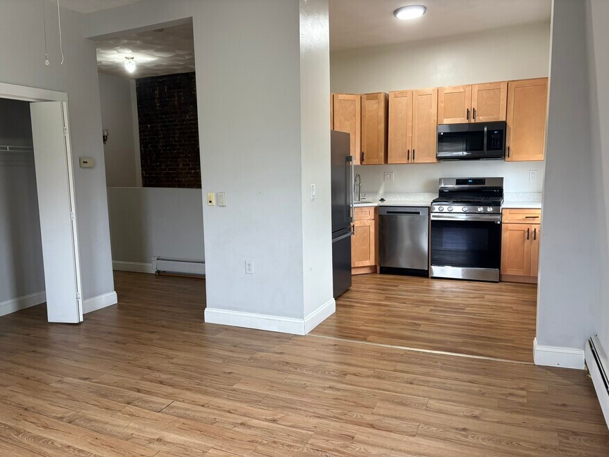 16 Flint St unit 3, Somerville, MA 02145 - photo 1