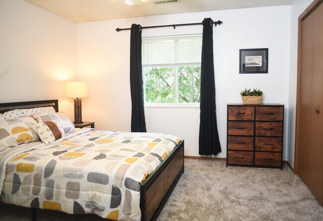 523 Kimberlite St unit 523, Tiffin, IA 52340 - photo 5