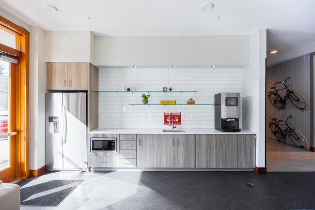 Forty One 11, Portland, OR 97211 - photo 3