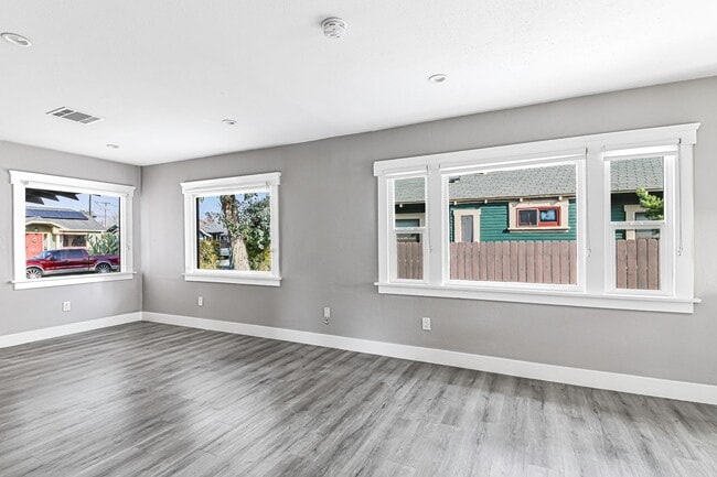 2914 E 5th St unit 2914, Long Beach, CA 90814 - photo 2