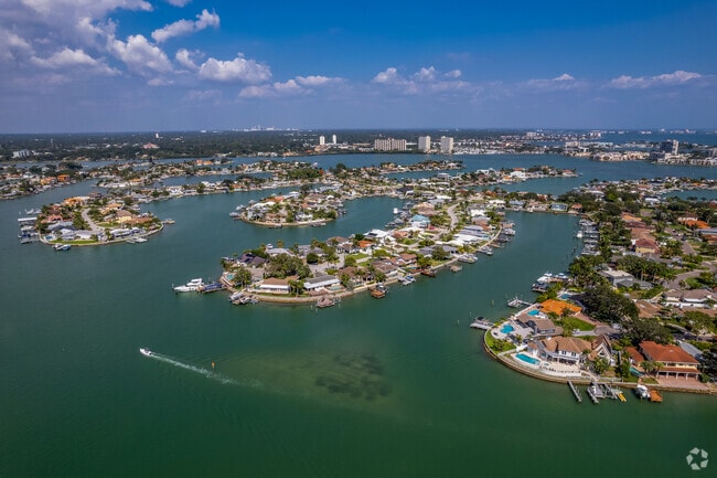 Causeway Isles neighborhood is known for its finger land forms that shape the waterfront.
