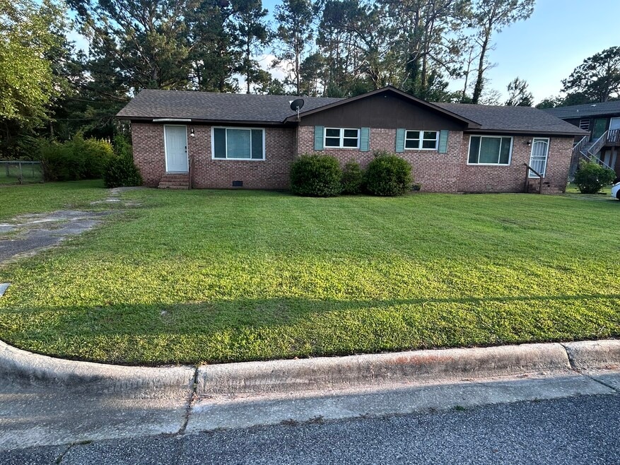 1223 Poplar Ave unit A, Nashville, GA 31639 - photo 1