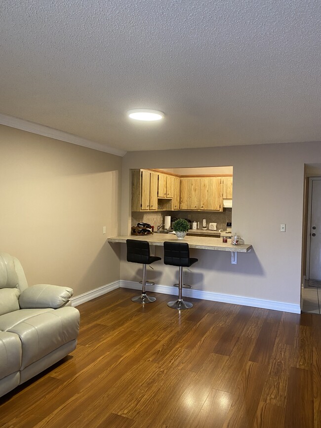 9301 SW 92nd Ave unit Wisperwood Village, Miami, FL 33176 - photo 4