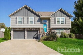 10008 E 212th St, Peculiar, MO 64078