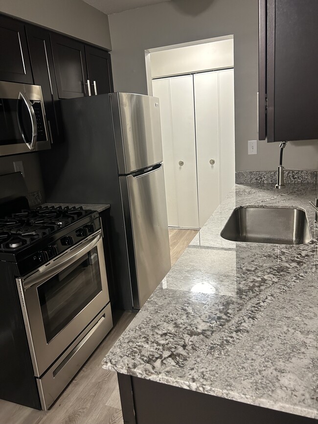 Park 85, Brooklyn Park, MN 55443 - photo 3