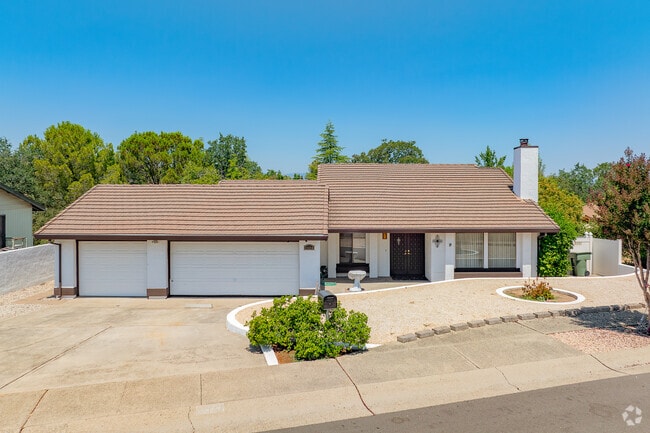 Greenwood is a popular area to remodel homes and to be close to Downtown Redding.