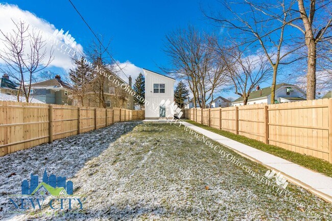 172 Whitethorne Ave, Columbus, OH 43223 - photo 5