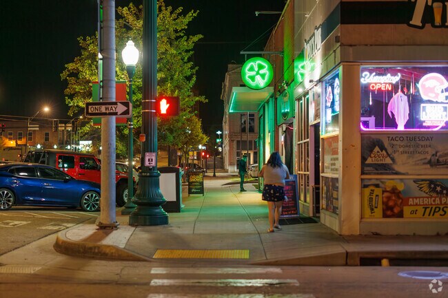 May-Lecta-Sweet Historic District is very close to the entertainment district Downtown.