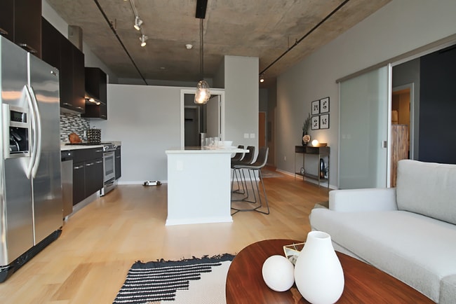 148 Roosevelt Rd, Chicago, IL 60605 - photo 3