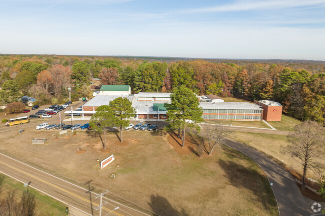 Lovett Elementary excels in Clinton, MS with 396 sixth graders and a 17:1 ratio of support.
