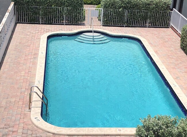 Alhambra Apartments, Miami, FL 33135 - photo 4