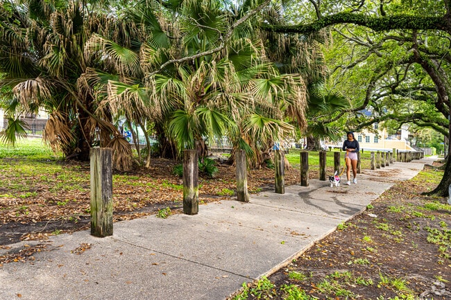Milan is a very pet-friendly neighborhood.