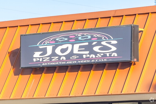 Joe’s Pizza & Pasta serves New York–style slices near Baker.