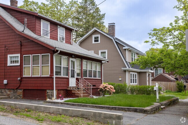 Colorful homes line the many spacious streets of Lynn Woods.
