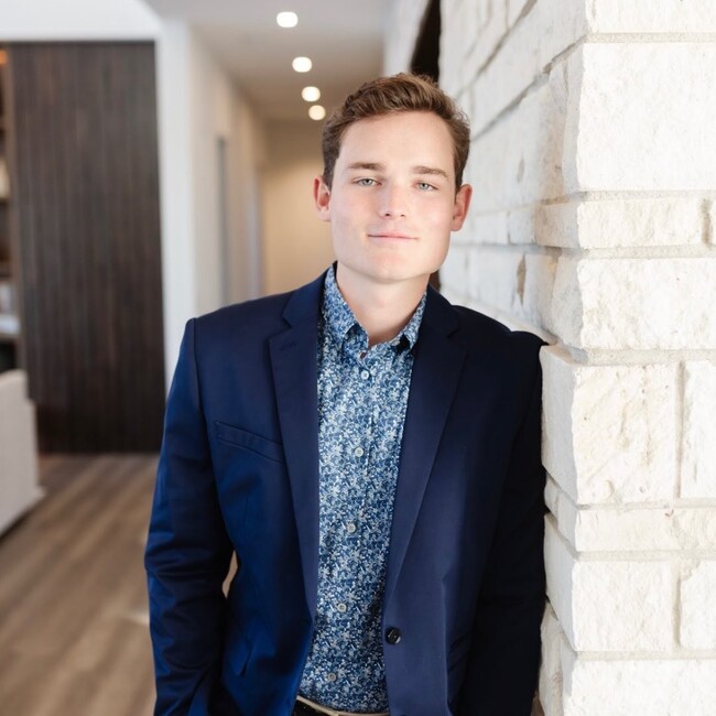 Agent Photo
