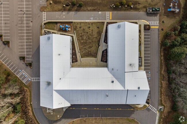 Students in grades K-8 can attend Benjamin Franklin Classical Charter Public School in Franklin.