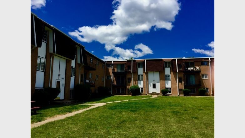 Lafayette Village, Parma, OH 44130 - photo 1