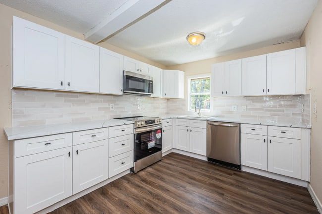 1104 E Genesee St, Tampa, FL 33603 - photo 7